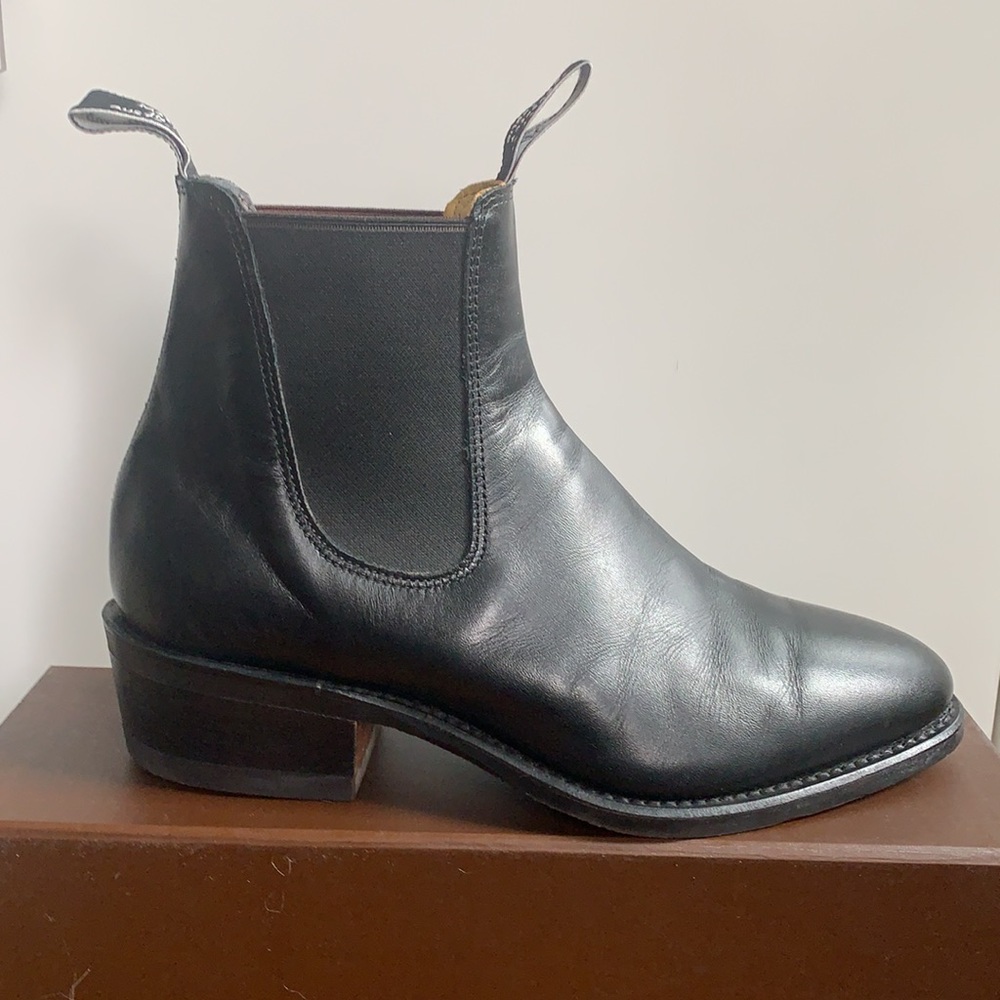 RM Williams Comfort Yearling boots in black